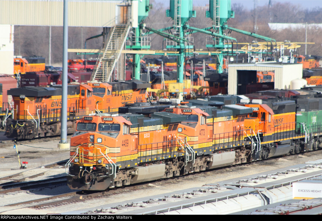 GECX 4489 4773 at BNSF Galesburg Yard